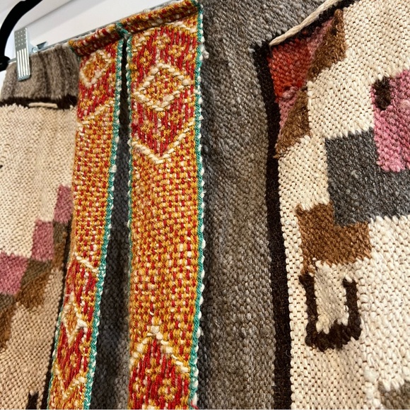 Carpetbag Boho Drawstring Backpack. OS. - Picture 9 of 15